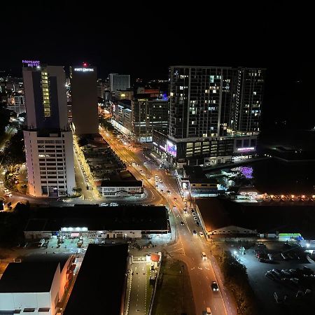 Апартаменти Jesselton Quay Kota Kinabalu 1 Екстер'єр фото