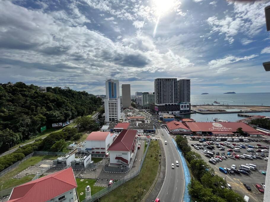 Апартаменти Jesselton Quay Kota Kinabalu 1 Екстер'єр фото